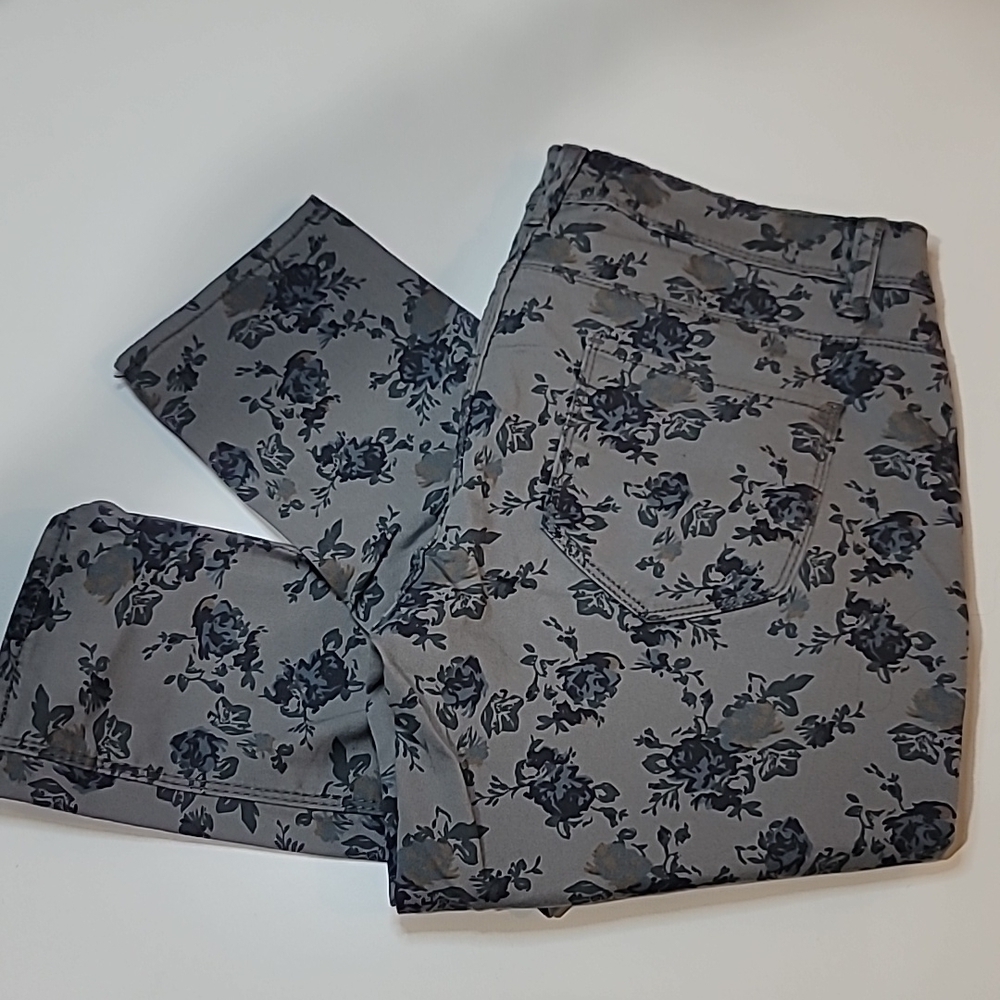 FREE with Purchase BUBBLEGUM Floral Print Skinny Jeans